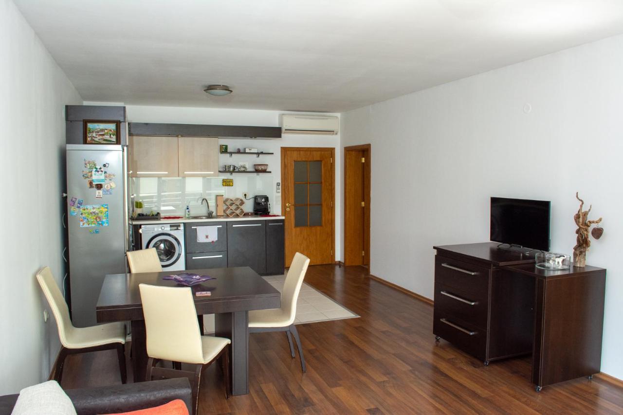 Central Apartment Mountain View Karlovo Exteriör bild